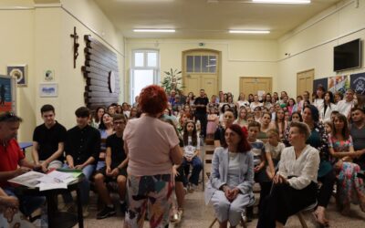Ogranak Matice hrvatske u Novoj Gradiški darivao naše osnovnoškolce knjigama