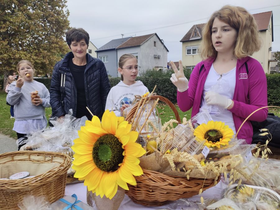 Sajmeni dan u našoj školi povodom Dana kruha – spoj tradicije, zajedništva i dobrog raspoloženja
