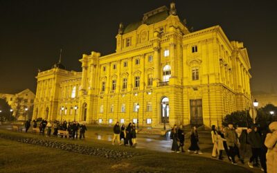 Učenici osmog razreda uživali u baletnoj predstavi Žar-ptica / Petruška