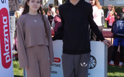 Bruna Pernar i Luka Curać pozvani na županijsko Natjecanje iz Kemije